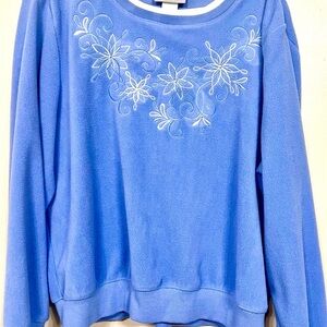 Alfred Dunner Fleece Top. Size PM